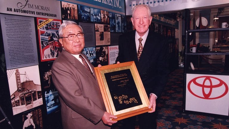 Mr. Eiji Toyoda and Jim Moran celebrate JM Family’s 25th Anniversary.