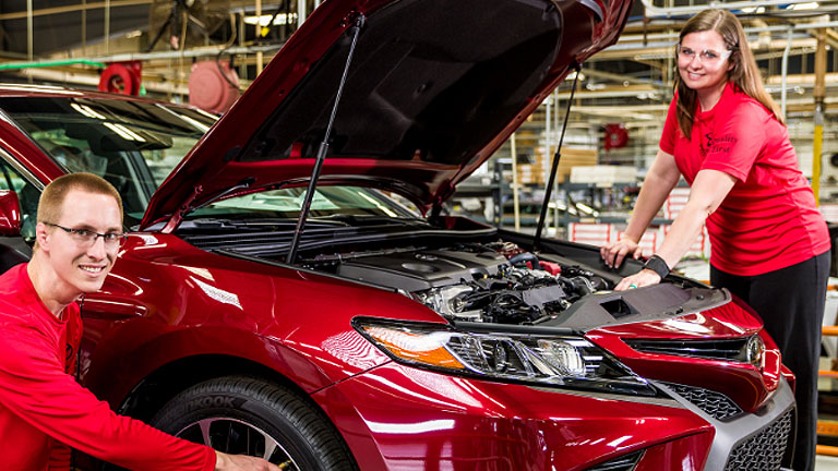 SET Associates working on a Toyota